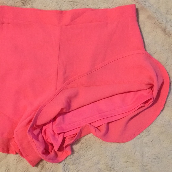 Shorts - Picture 3 of 6